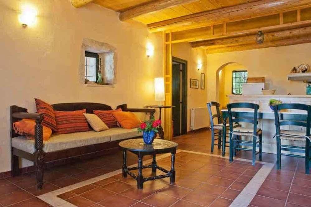Agathes Traditional Houses Kastellos Exterior photo